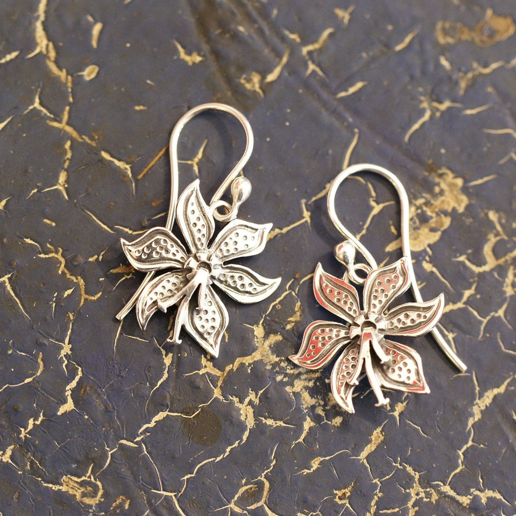 Small Mexican Silver Lily Flower Earrings – Zinnia Folk Arts