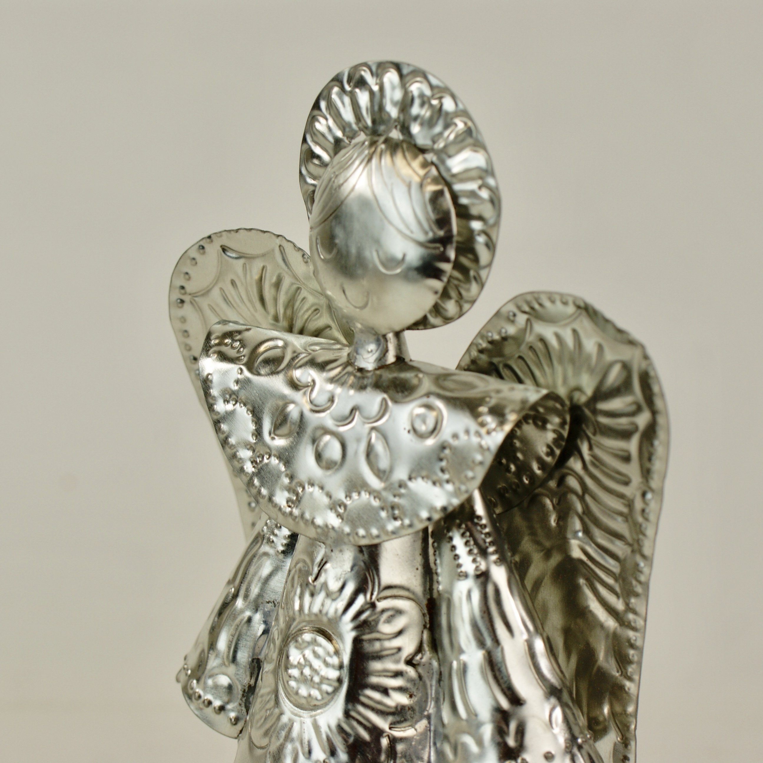 3-D Natural Tin Angel Tree Topper – Zinnia Folk Arts