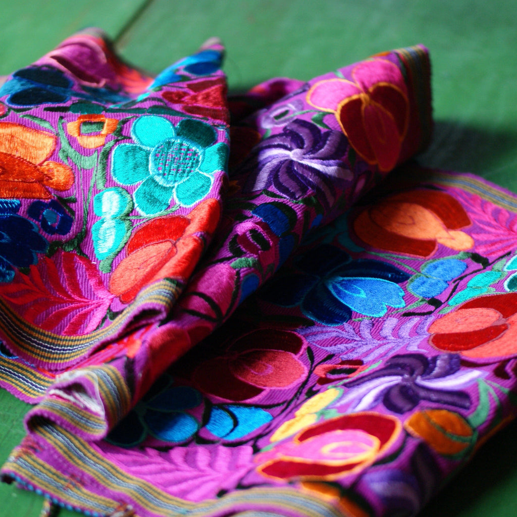 7.5' Mexican Machine Embroidered Tablerunner Textile Zinnia Folk Arts Pink  