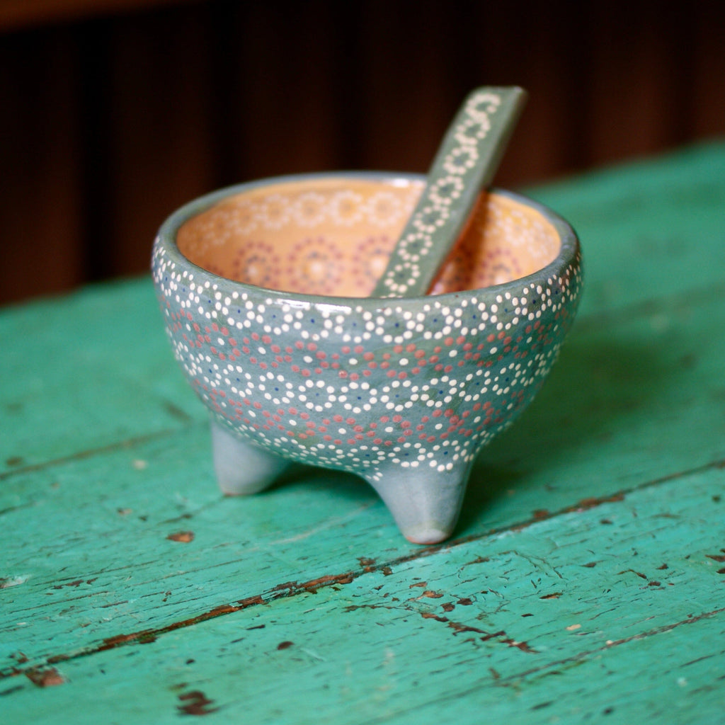 Capula Dotted Three-Footed Bowls, Ready to Ship – Zinnia Folk Arts