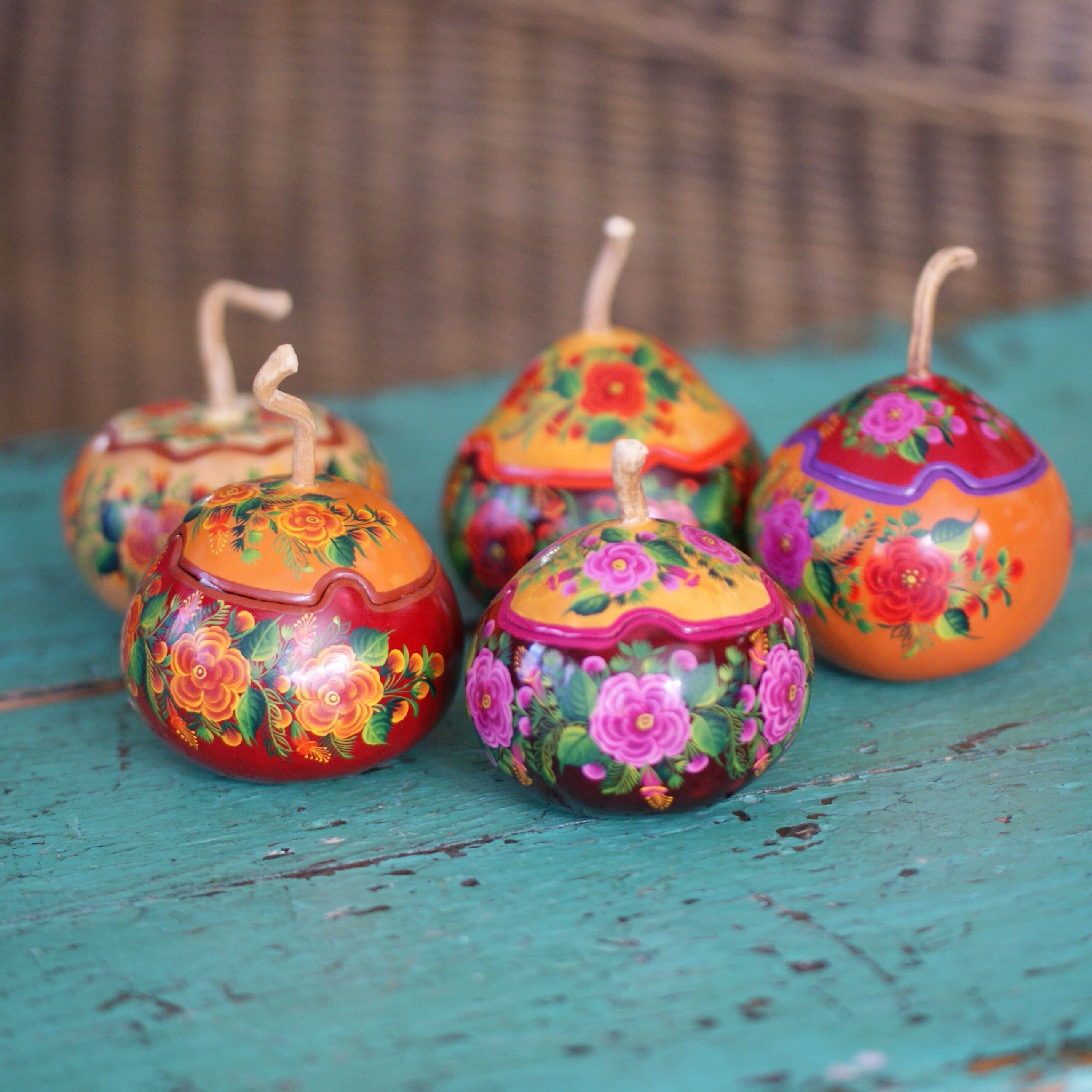 Finely Painted Two Tone Olínala Gourds Home Decor Zinnia Folk Arts   