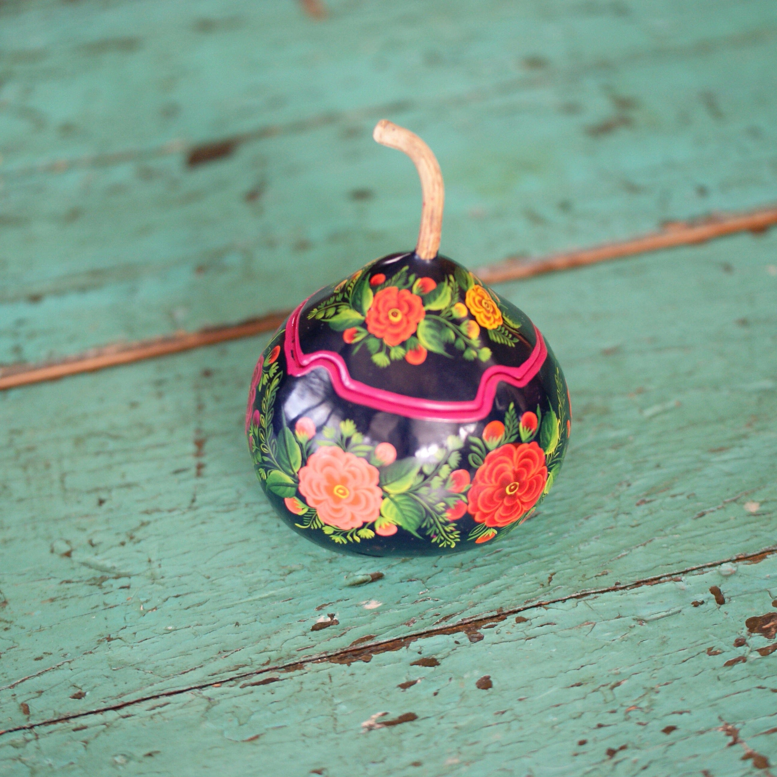 Finely Painted Two Tone Olínala Gourds Home Decor Zinnia Folk Arts #3 Medium/Small-black  