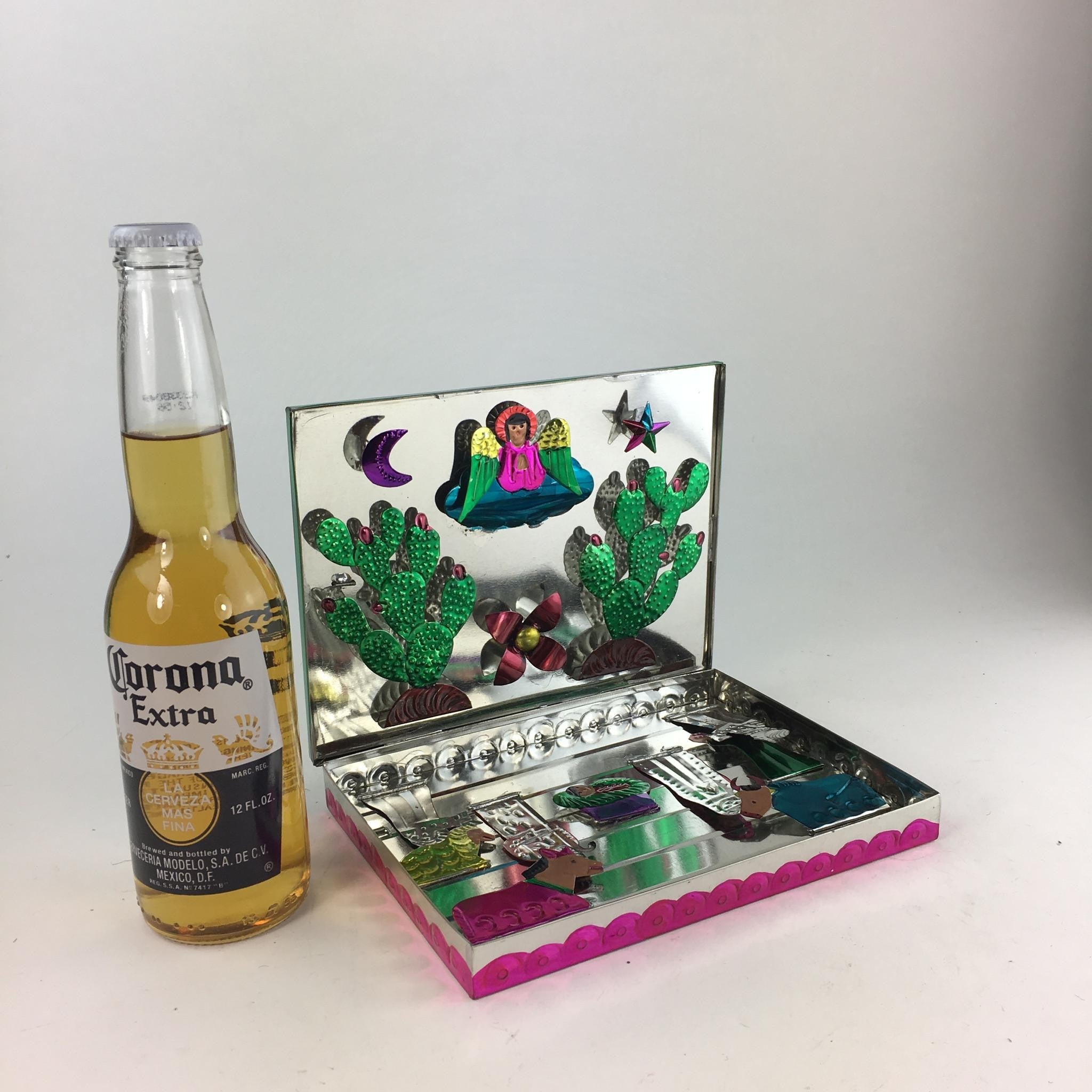 Folding Nativity, Grande Christmas Zinnia Folk Arts   