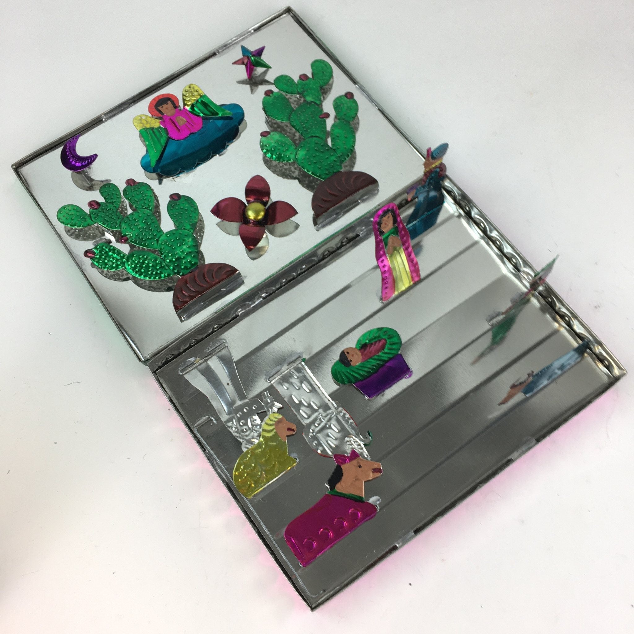 Folding Nativity, Grande Christmas Zinnia Folk Arts   