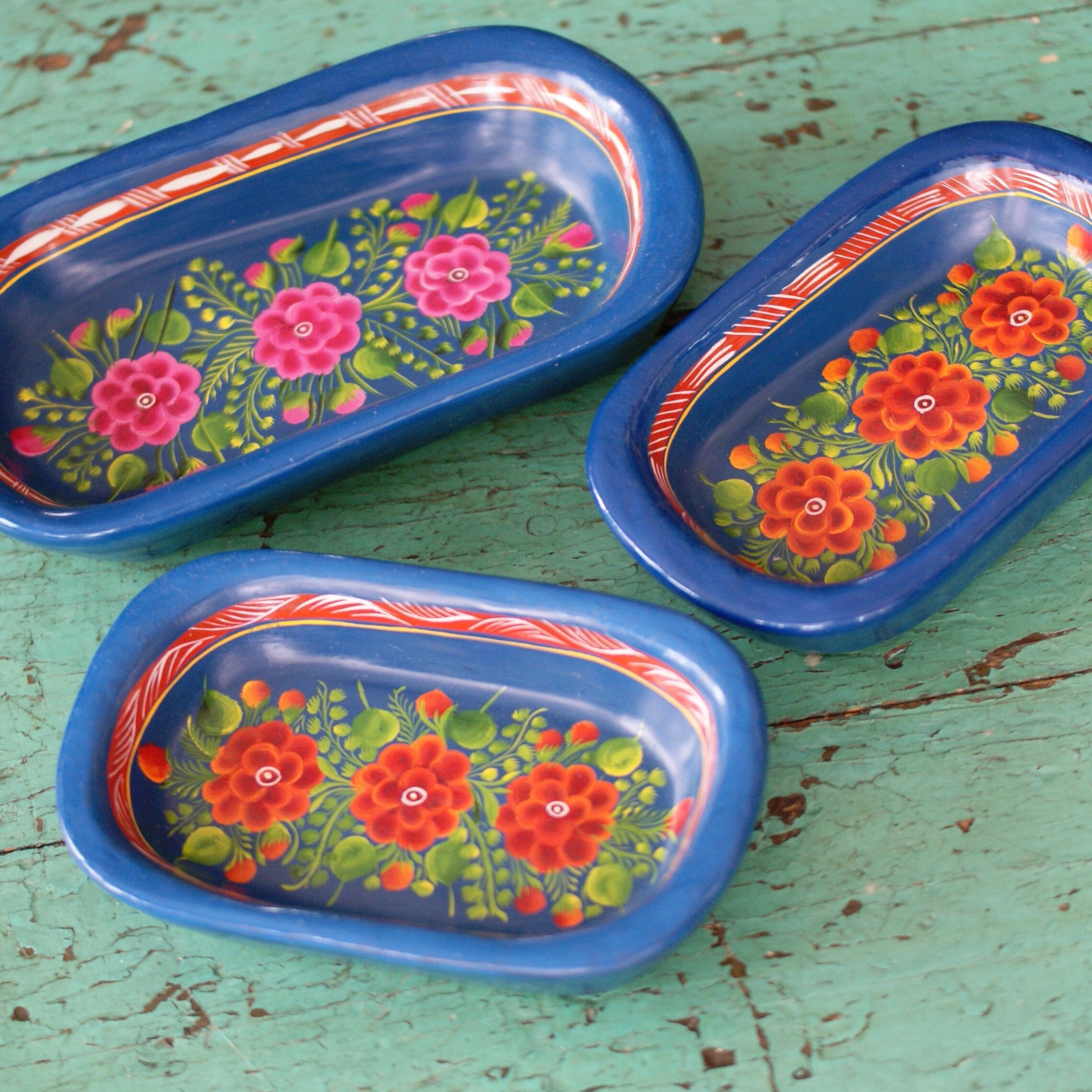 Small Lacquered Olínala Trays Home Decor Zinnia Folk Arts