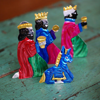Large Fold-Up Tin Nativity Creche, 10 pieces Christmas Zinnia Folk Arts   