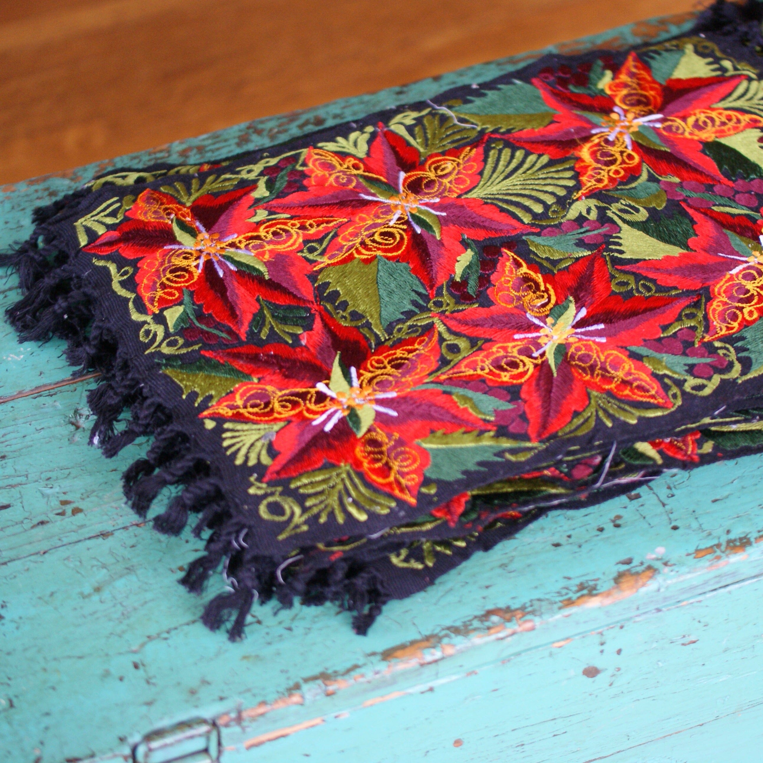 Mexican Christmas Machine Embroidered Placemats Textile Zinnia Folk Arts   