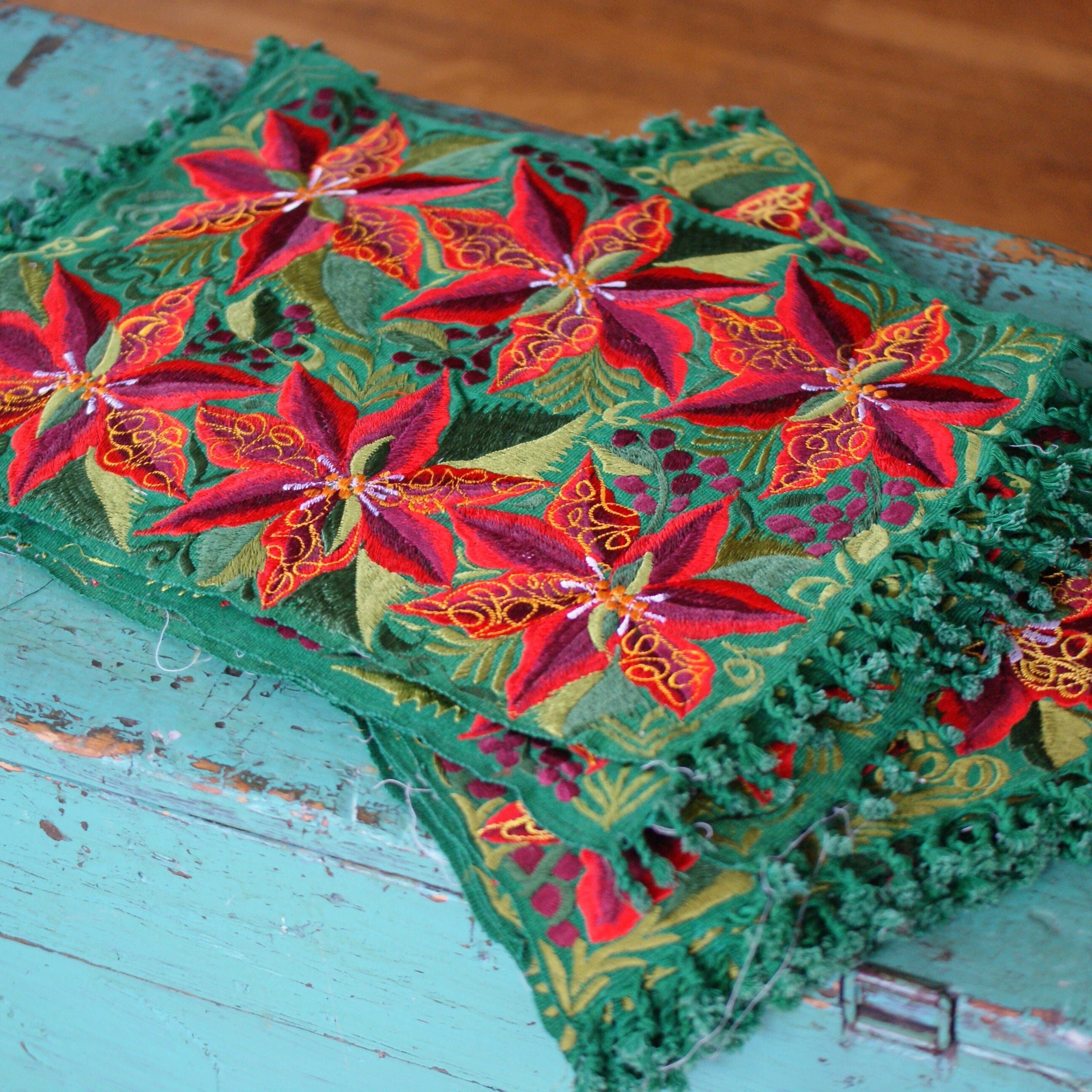 Mexican Christmas Machine Embroidered Placemats Textile Zinnia Folk Arts   