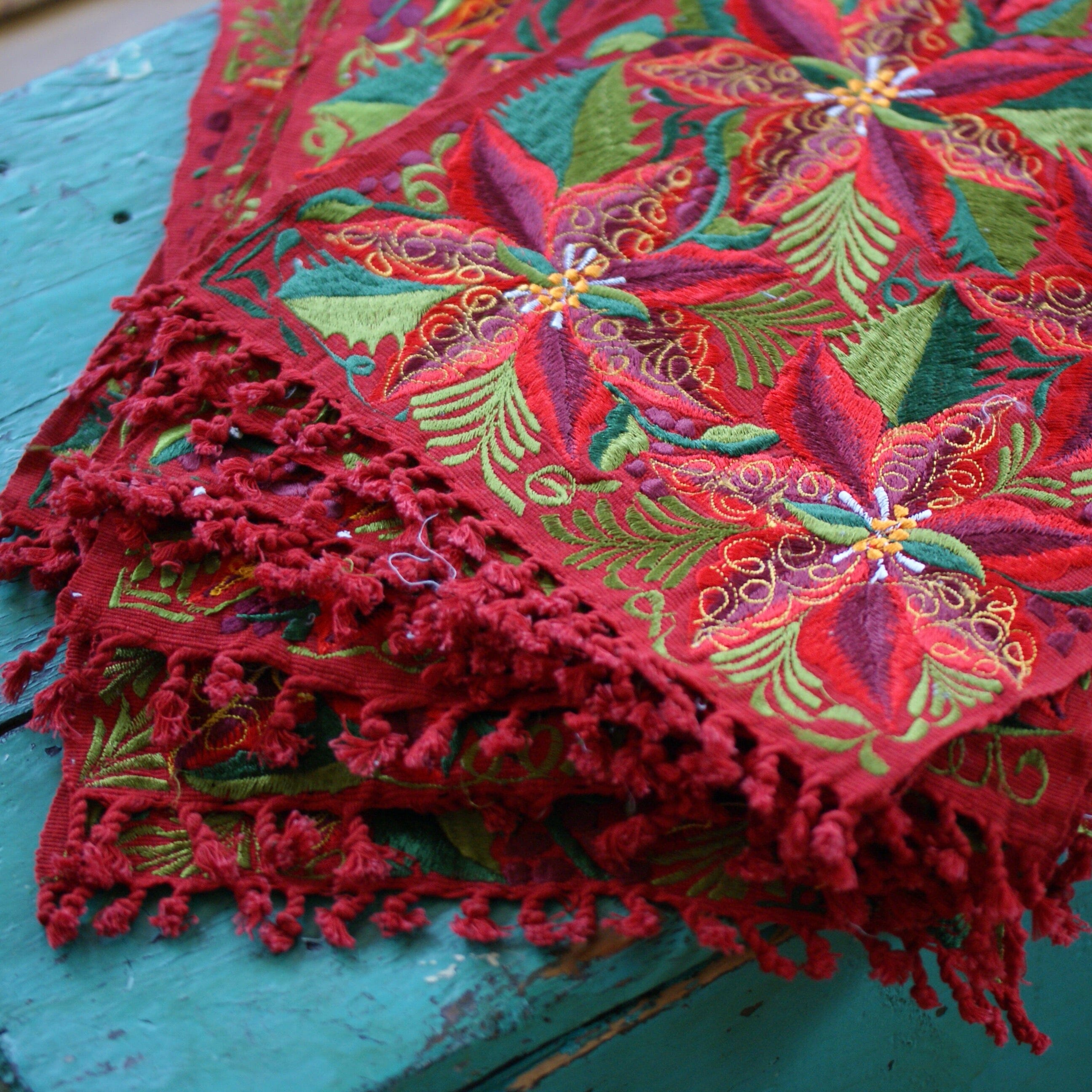 Mexican Christmas Machine Embroidered Placemats Textile Zinnia Folk Arts Red  