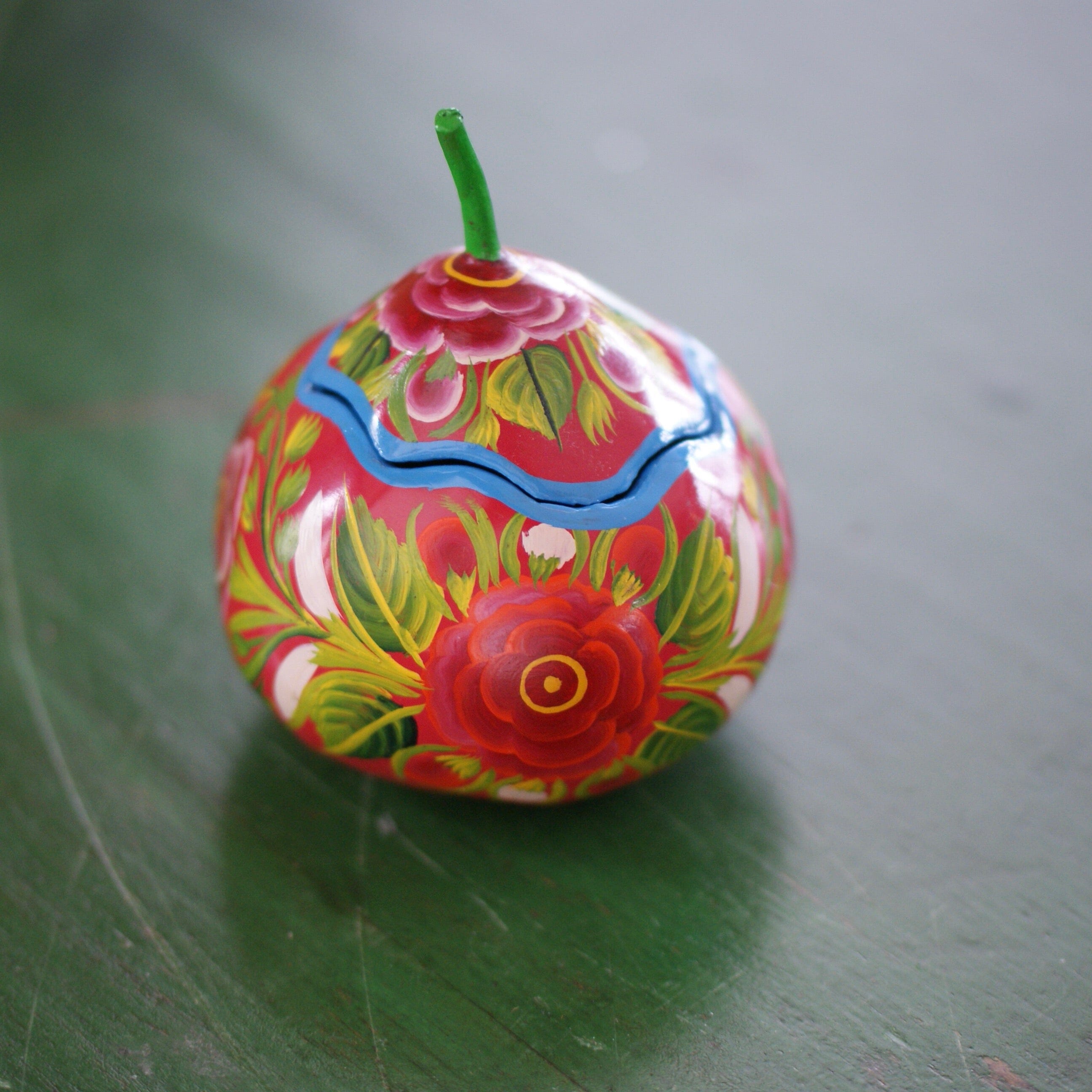 Painted Olínala Gourds, Small Bags & Boxes Zinnia Folk Arts Red 1  