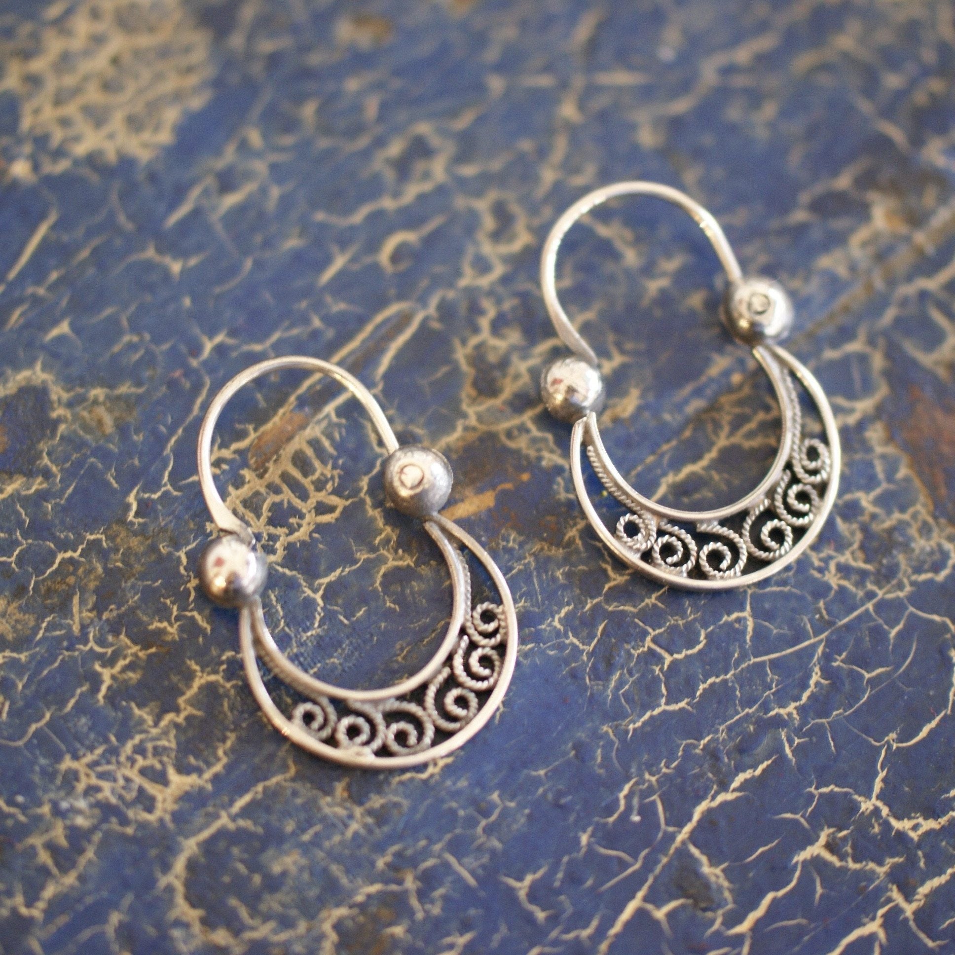 Small Filagree Inside Half Moon Silver Mexican Arracadas Jewelry Victor's   