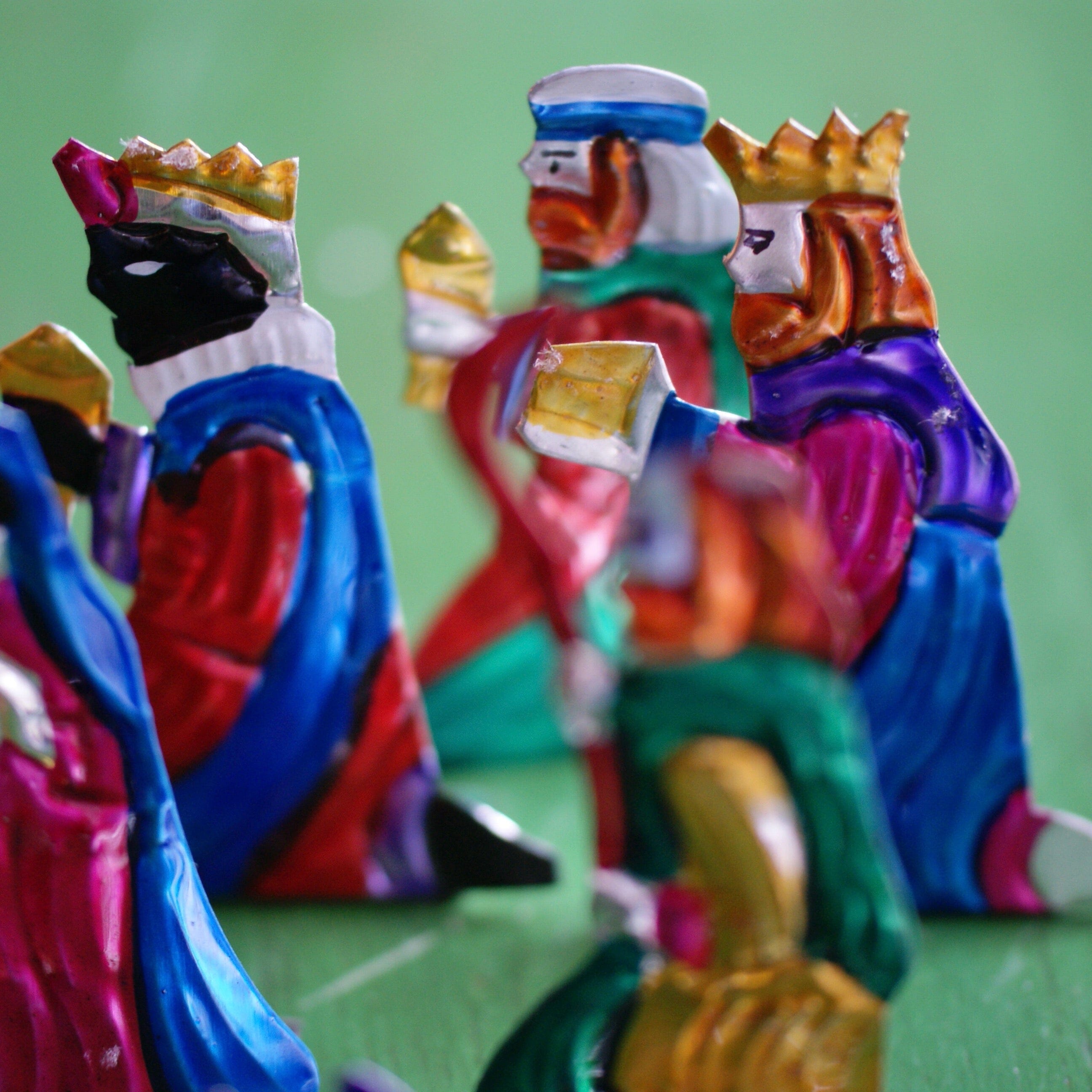 Small Fold-Up Tin Nativity Creche, 10 pieces Christmas Zinnia Folk Arts   