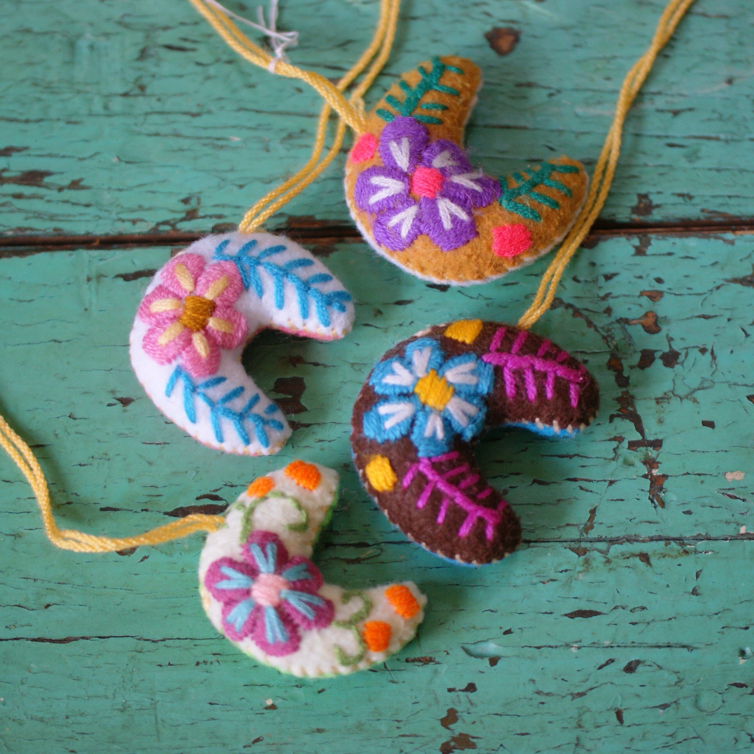 Small Soft Flannel Crescent Moons Christmas Zinnia Folk Arts   