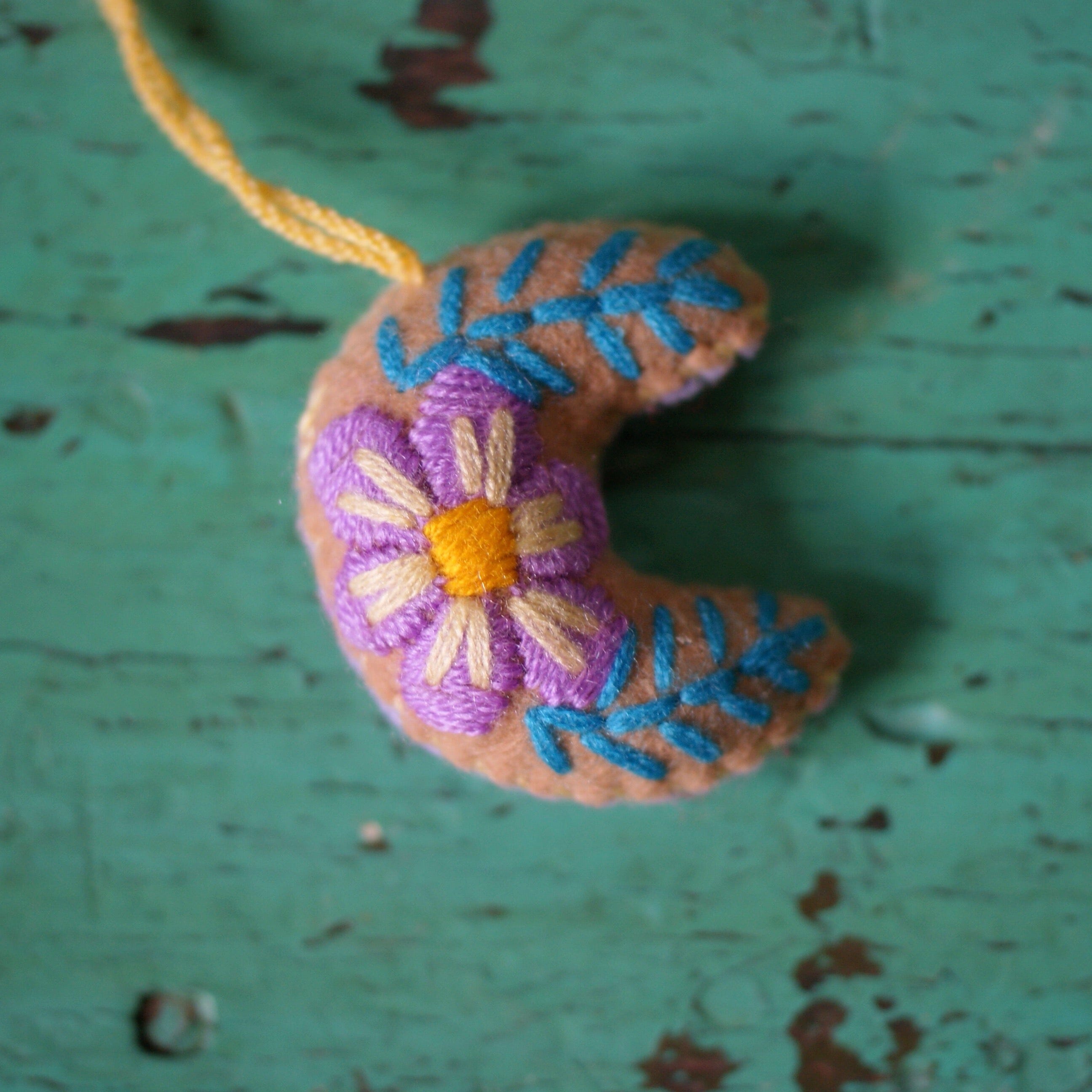 Small Soft Flannel Crescent Moons Christmas Zinnia Folk Arts   