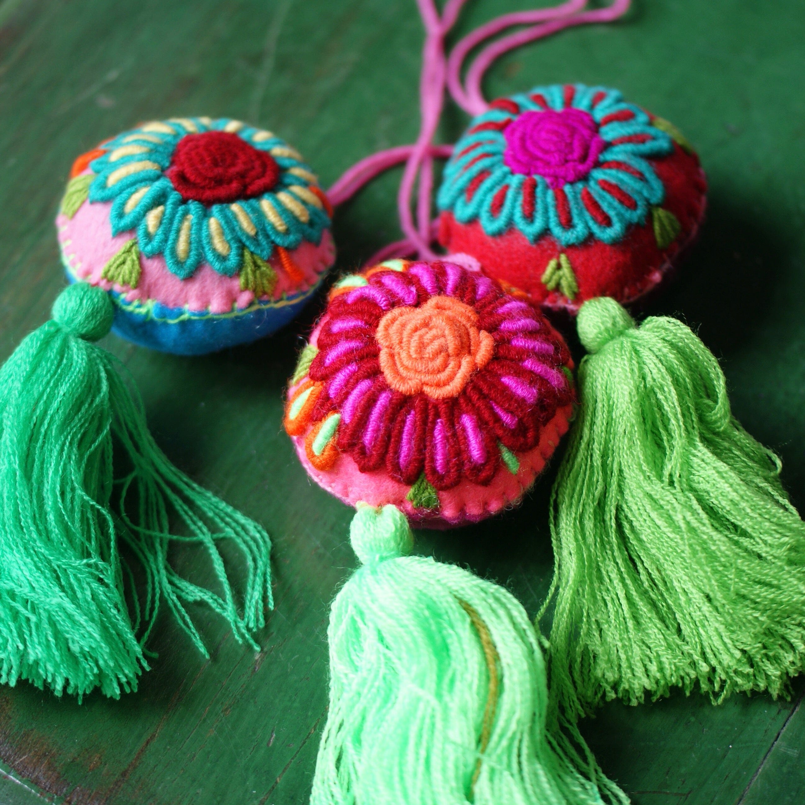 Soft Flannel Round Ornaments, Medium Home Decor Zinnia Folk Arts Green Tassel  