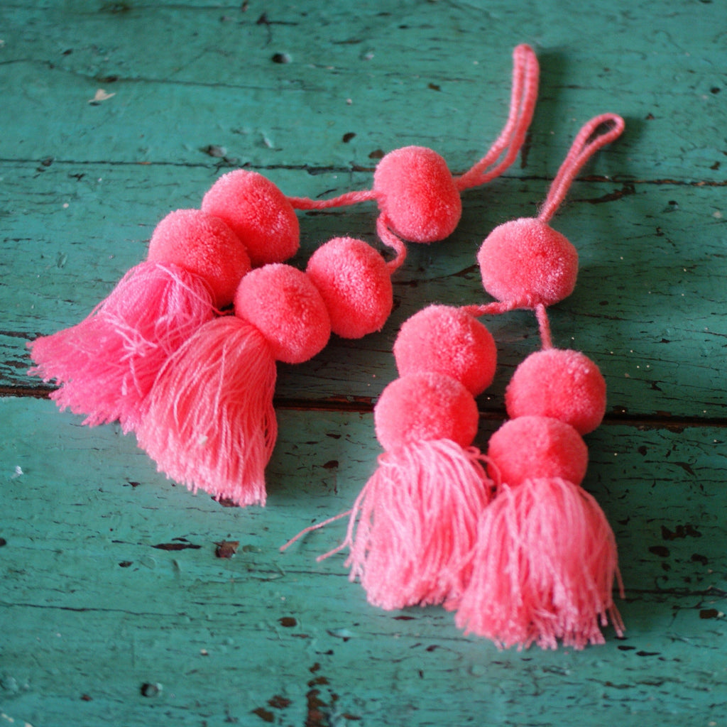 Wool Pompoms, Sets of Pom Poms with Tassel Textile Zinnia Folk Arts Coral  